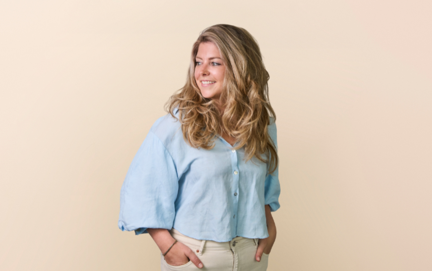 Judith de Rooij 1400x880 beige.png