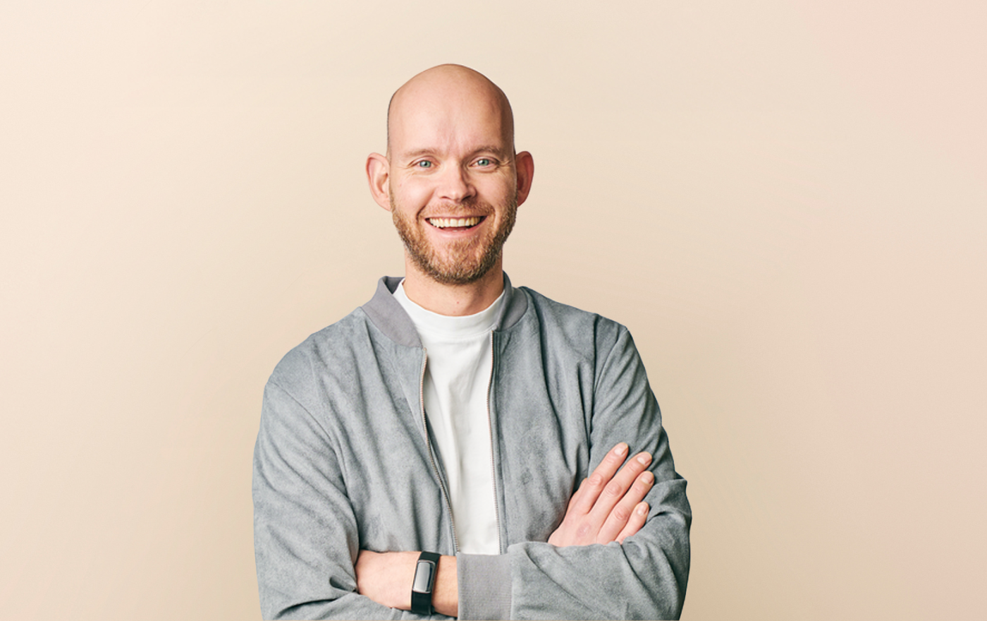 Martijn van Dijk 1400x880 beige.png